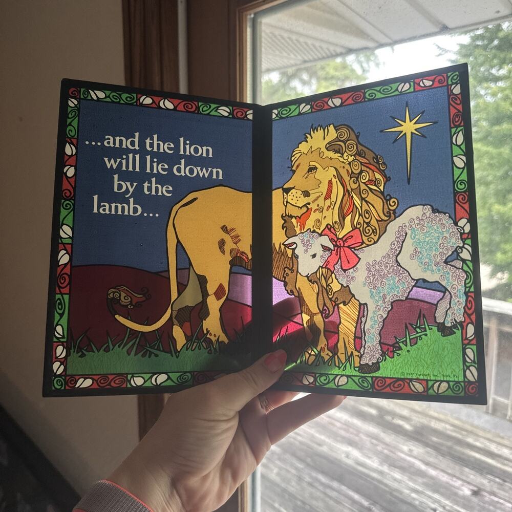 Vintage 1977 Yorkraft Seriglass Bi-fold Stained Glass Sun Catcher Lion And Lamb